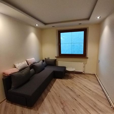 Апартаменты Apartament Przy Dworcu Валбжих Экстерьер фото